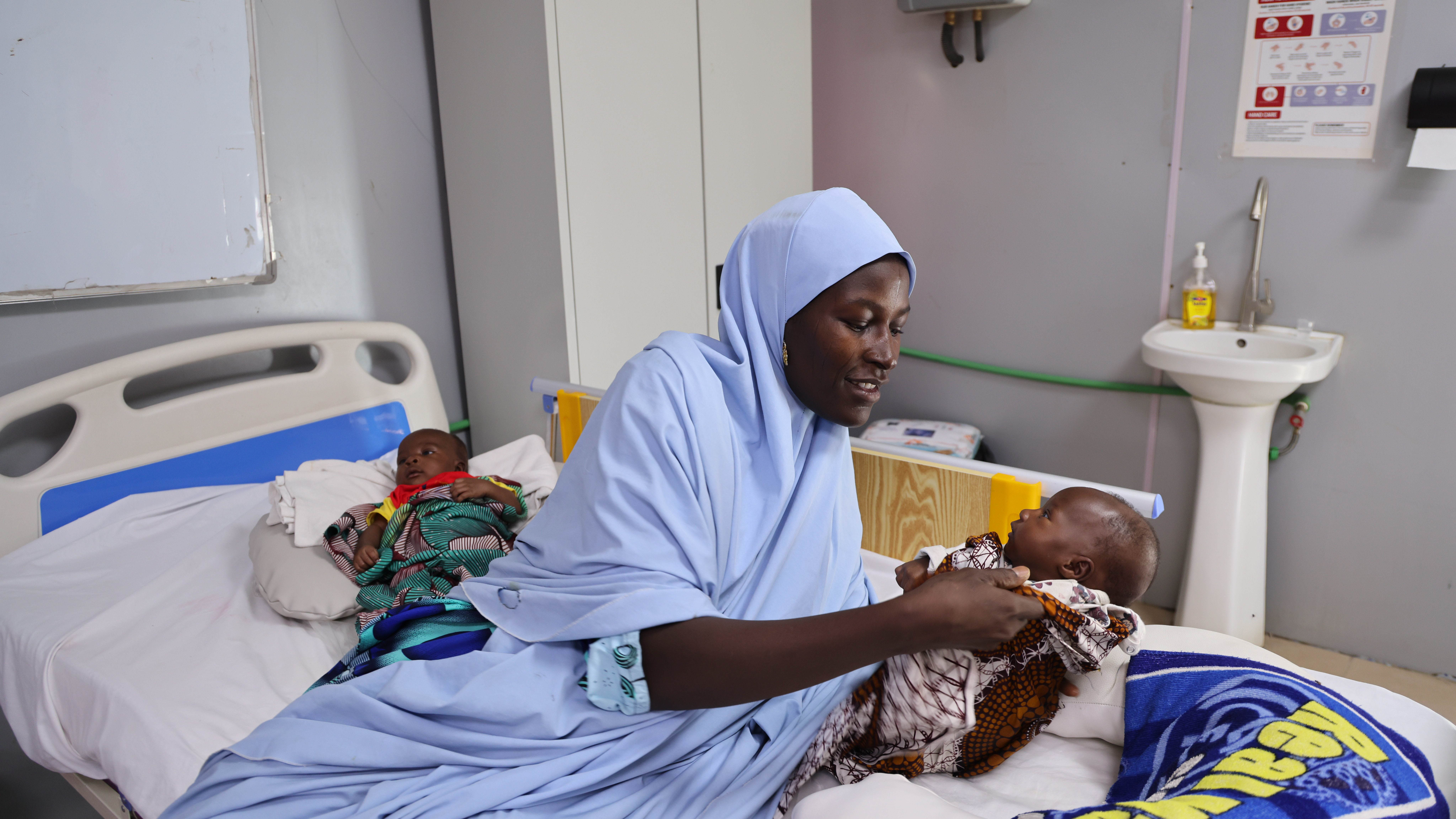 Une maman avec son bébé