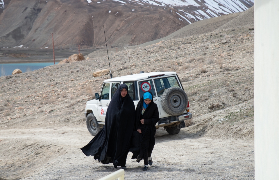 2 femmes dans les montagnes