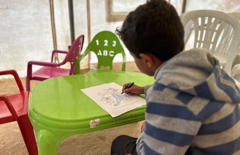 Enfant qui dessine à Gaza