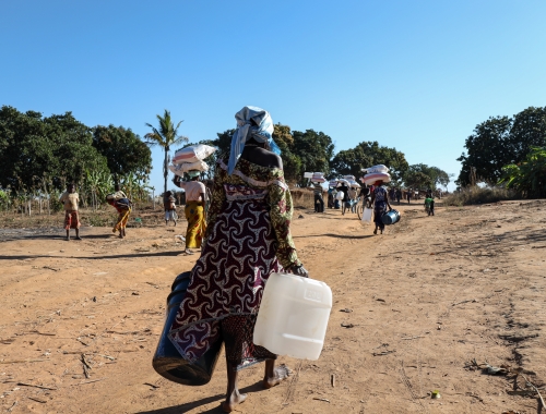 L'intérieur des distributions de kits d'articles de secours de MSF aux personnes nouvellement déplacées à Cabo Delgado