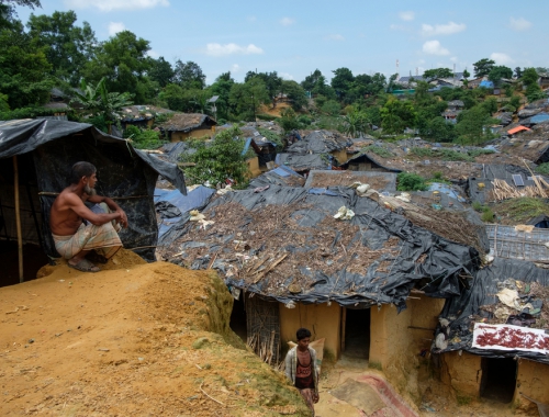 L'un des camps qui existait déjà avant l'arrivée de 500 000 nouveaux réfugiés rohingyas © Antonio Faccilongo. Bangladesh, septembre 2017.