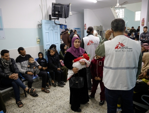 Offensive terrestre déclarée par Israël sur Rafah, équipe MSF au travail