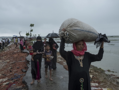 Rohingya onderweg naar Bangladesh. © Antonio Faccilongo. Bangladesh, september 2017.