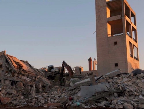 Op 15 februari 2015 stierven 25 mensen bij het bombardement van het ziekenhuis van Ma'arat Al Numan. 