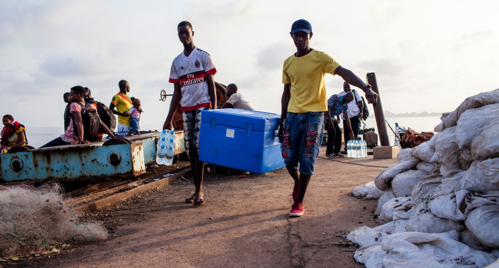 Artsen Zonder Grenzen vaccineert tegen mazelen in Conakry, Guinée.